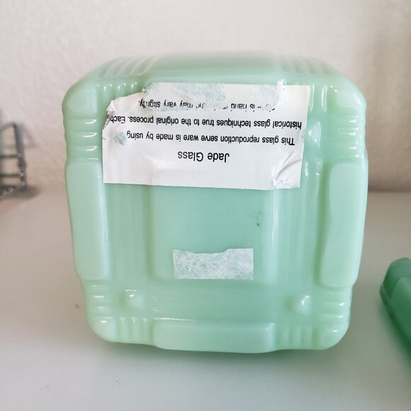 Vintage Fantasy Jadeite Green Canister With Lid 7” Cottage Core Grandma Core - Picture 8 of 8